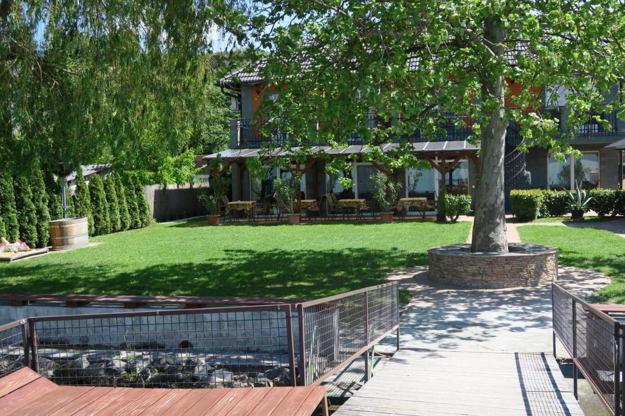 Gránit Villa Balatonszarszo Exterior foto