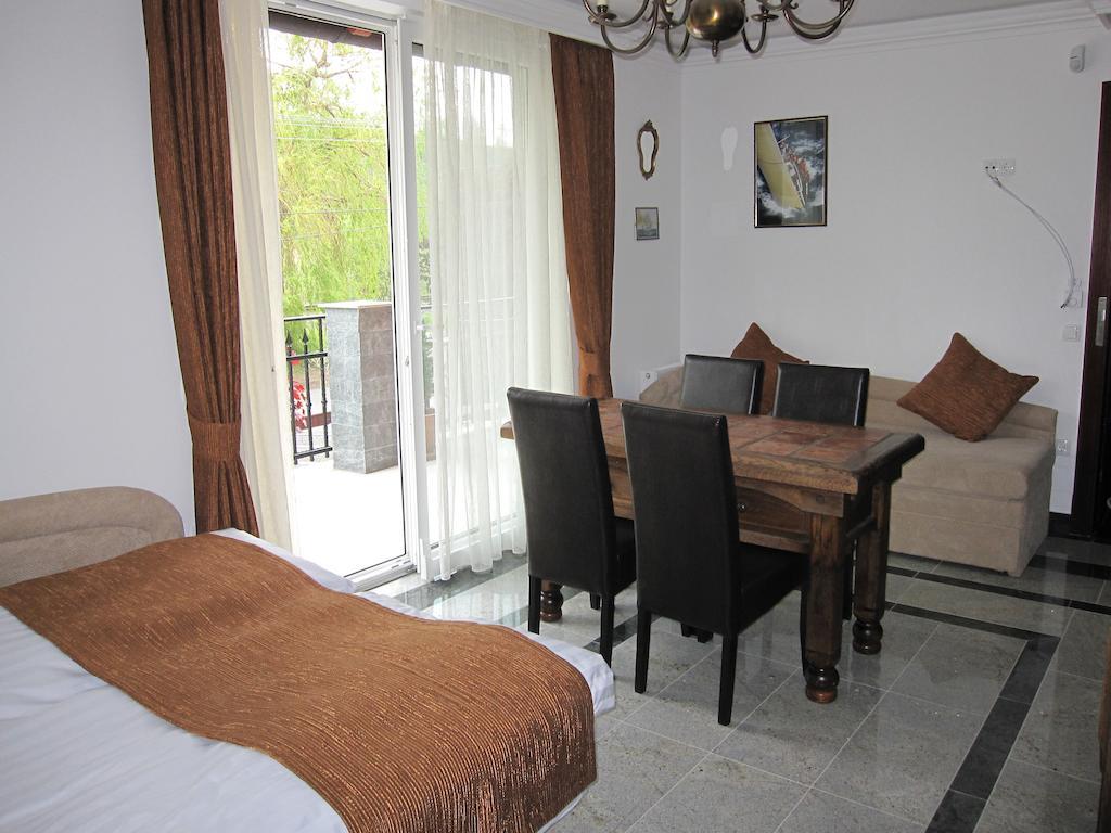 Gránit Villa Balatonszarszo Exterior foto
